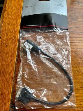 Audi genuine accessories adapter for iPod Audi music interface 4F0-051-510kK